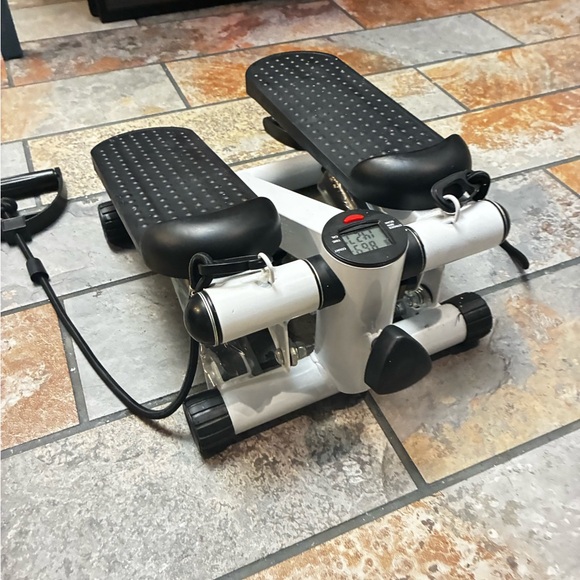 Compact Black and Silver Stepper Machine with arm bands - Picture 1 of 3